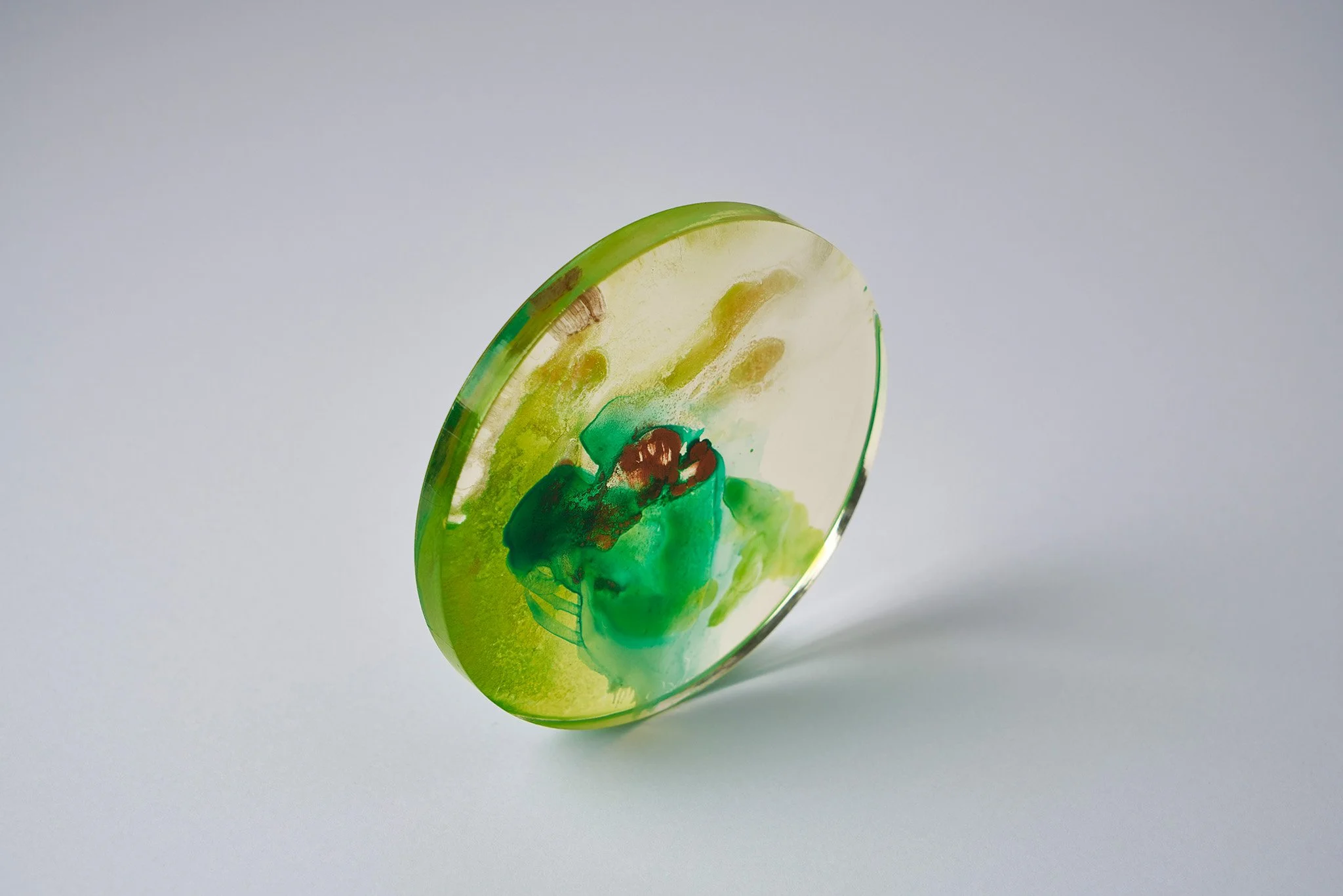 Acrylic and resin on plexiglass, ⌀11.5 x D1 cm, 2020