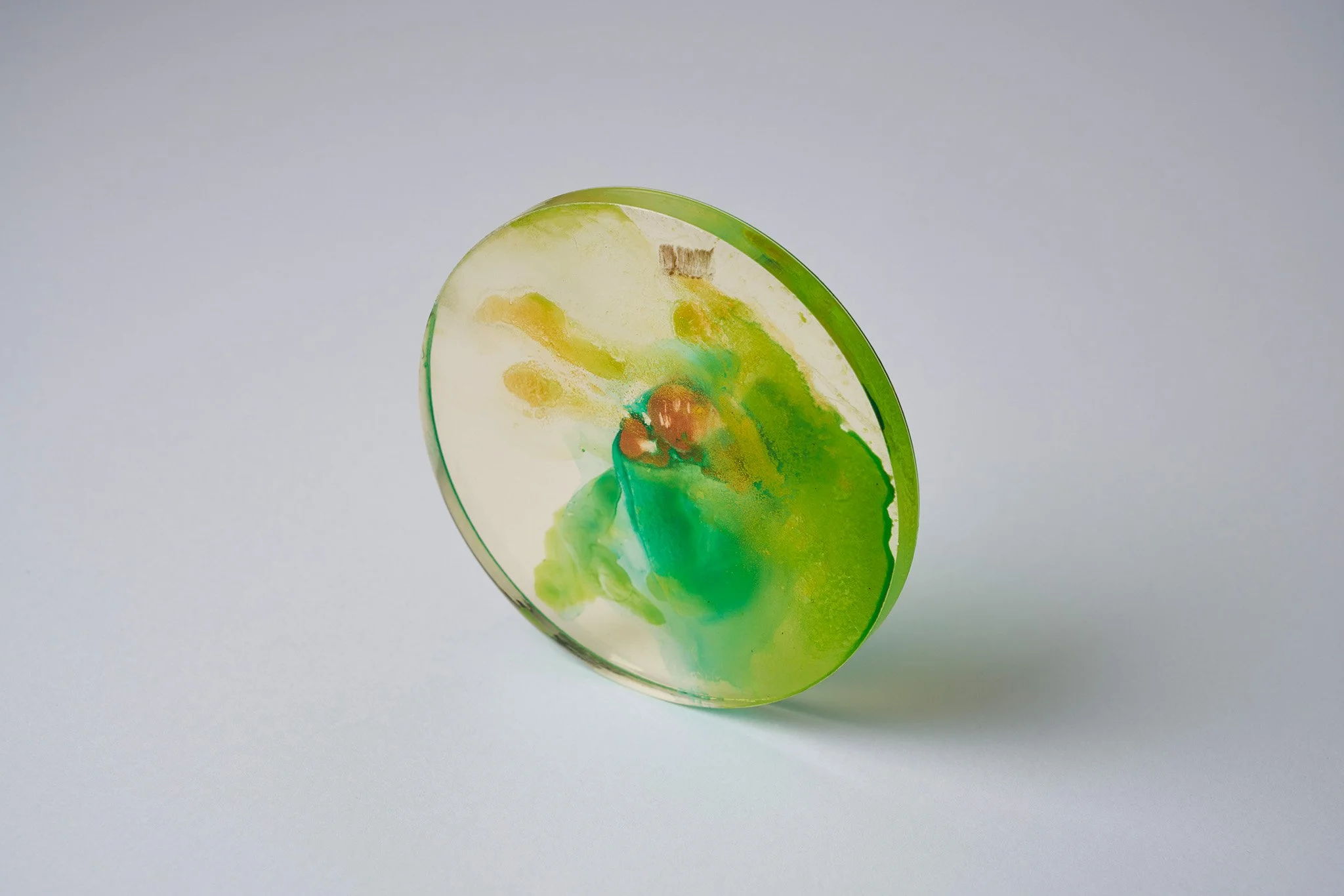 Acrylic and resin on plexiglass, ⌀11.5 x D1 cm, 2020