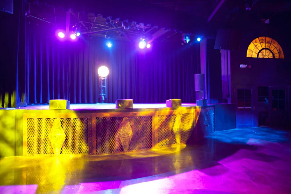 feteBallroom25.jpg