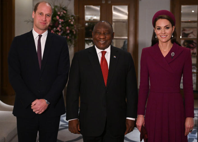 Princess of Wales in New Pleat Coat.PNG