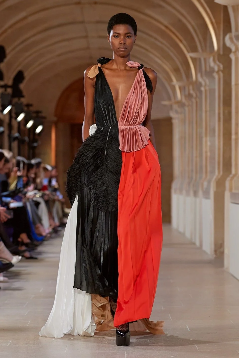 Victoria Beckham Fall 2023 look3.JPG