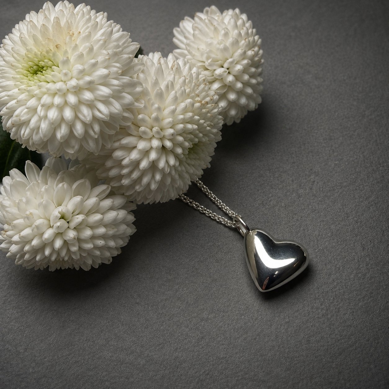 Fine silver heart pendant & chain