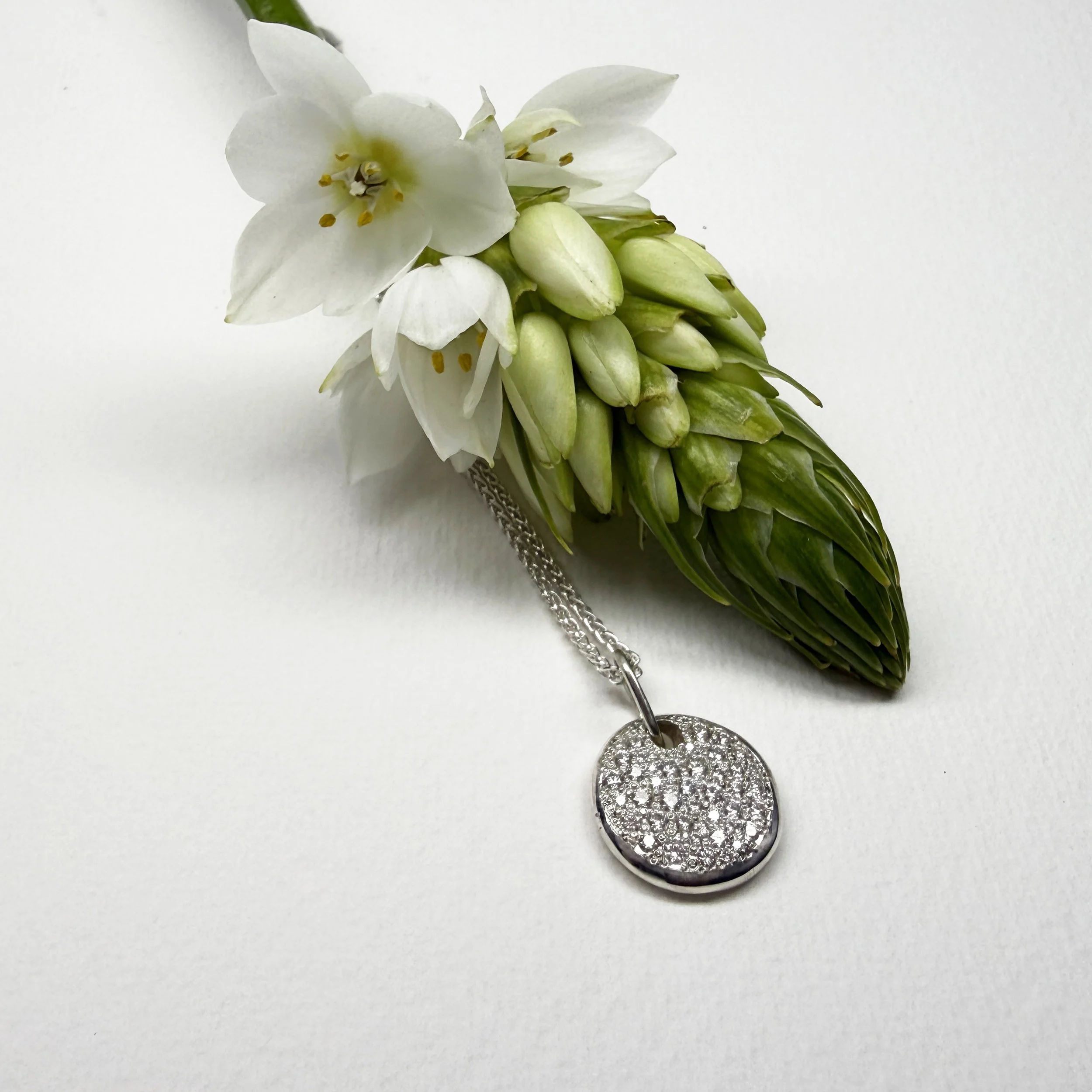 Symbio snowflake pendant