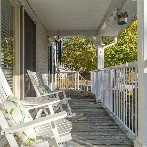 LV 2 front porch2.jpg