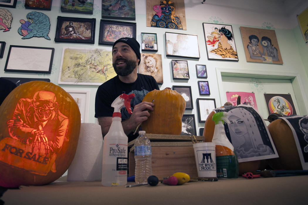 2a9dde30-5912-11e4-9fb6-71e3320c41da_maniac-pumpkin-carvers-workshop-0007.jpg