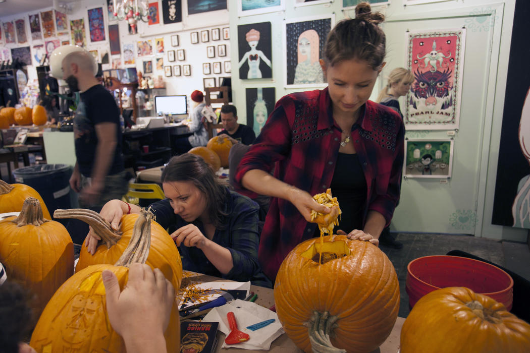 4f070120-5912-11e4-9fb6-71e3320c41da_maniac-pumpkin-carvers-workshop-0017.jpg