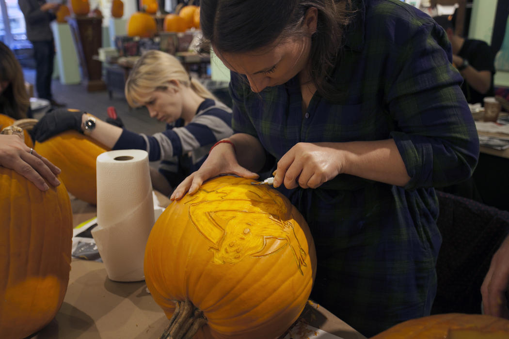 41a010d0-5912-11e4-9fb6-71e3320c41da_maniac-pumpkin-carvers-workshop-0013.jpg