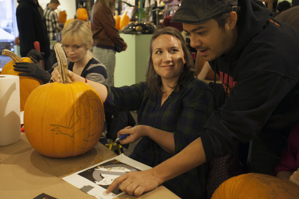 3902b680-5912-11e4-9fb6-71e3320c41da_maniac-pumpkin-carvers-workshop-0011.jpg