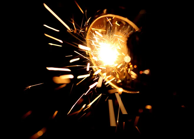 2 Minute Tutorial: How to make Sparks in After Effects