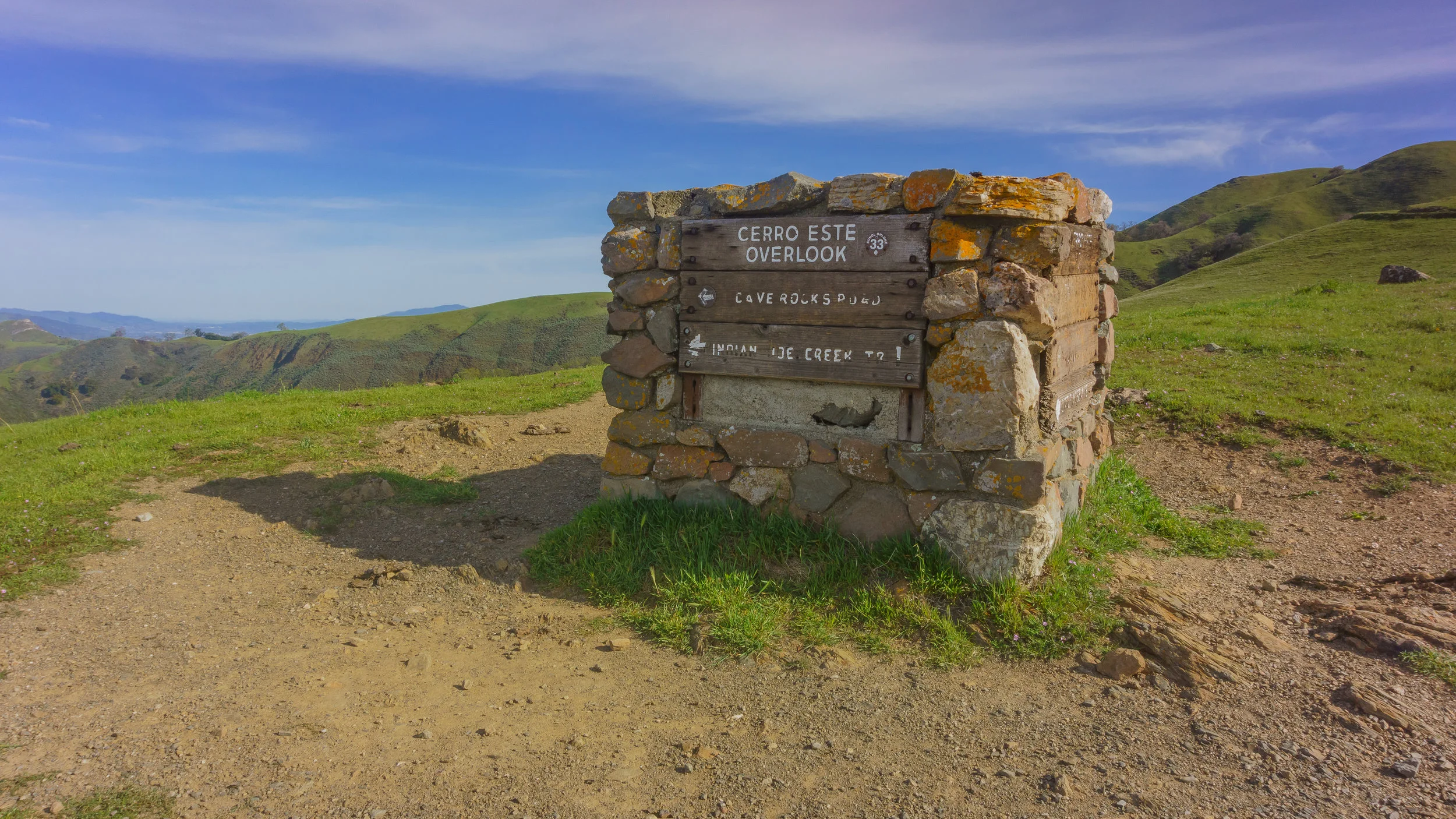 A stone marker at Cerro Este Overlook, elevation 1,720 feet. 
