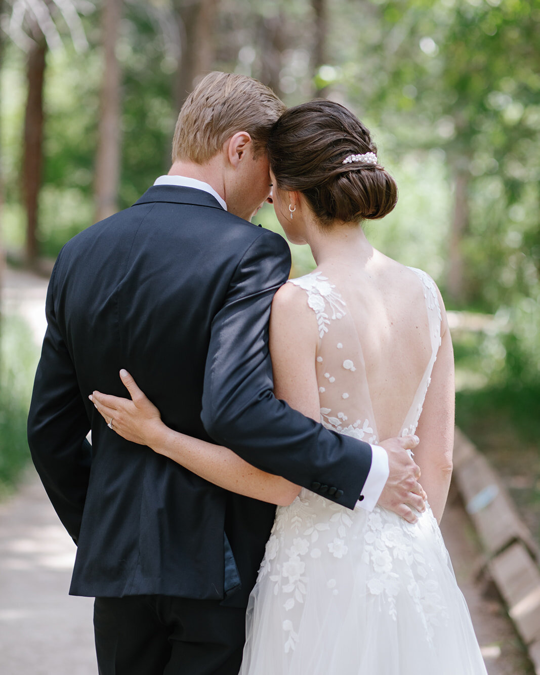 Happy anniversary week to @laurenaholmberg !​​​​​​​​
​​​​​​​​
​​​​​​​​
#coloradoweddinghair #weddinghair #weddinghairstylist #bridalhairstylist #jacksonholehairstylist #steamboatweddinghair #sandiegoweddinghair #vailweddinghair #aspenweddinghair #oce