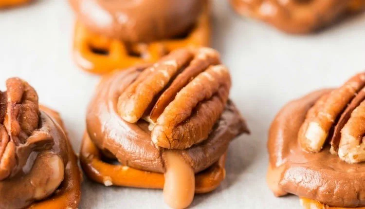 Rolo-Pretzel-Turtle-Candy-10.bsb_.jpg