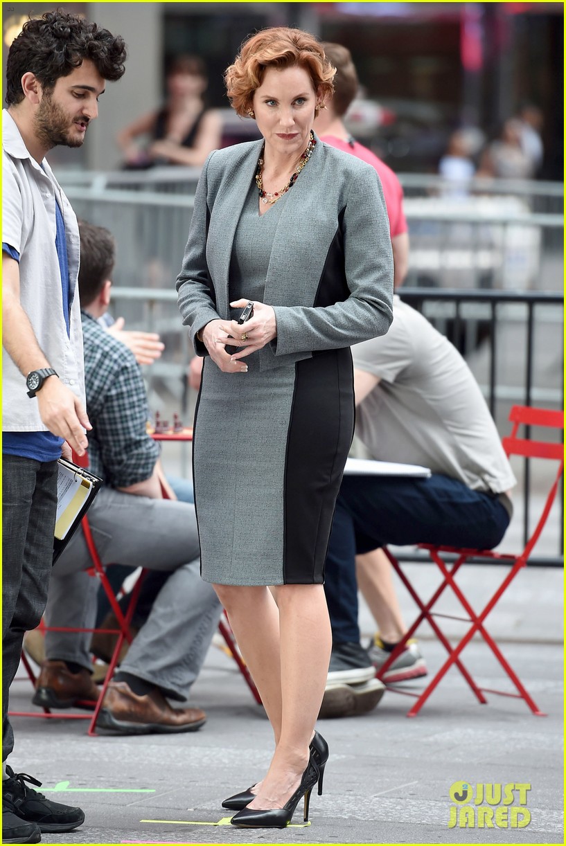 megan-fox-judith-hoag-tmnt-2-set-22.jpg