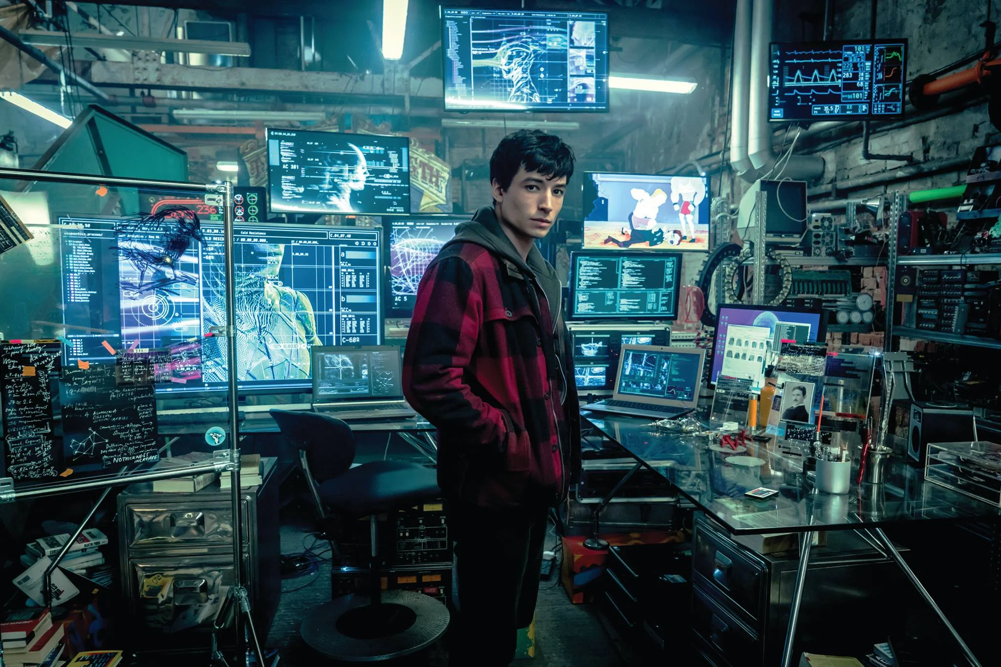 justice-league-movie-images-flash-cave-hq-1020581 (1).jpg