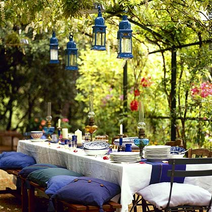 dining-al-fresco-photos-tablescapes-in-the-garden-setting-table-setting-2