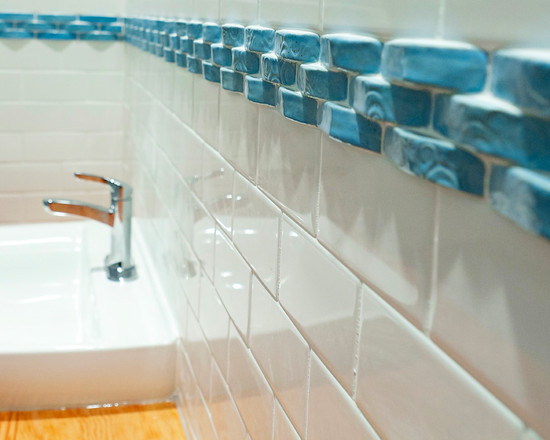 Creative Ways With Bathroom Tiles, Blue Border Tiles For Bathroom