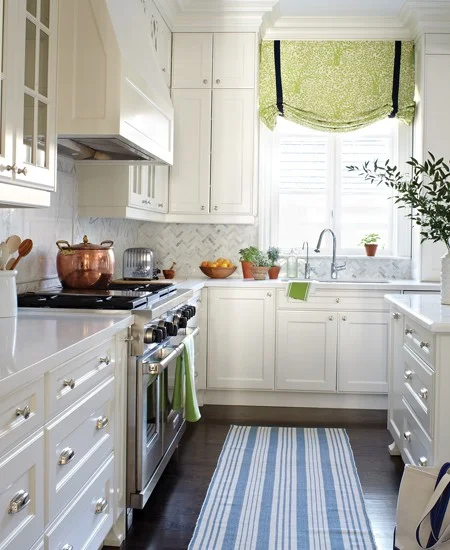Blue-and-Green-are-two-colors-that-will-also-work-for-a-traditional-kitchen-design