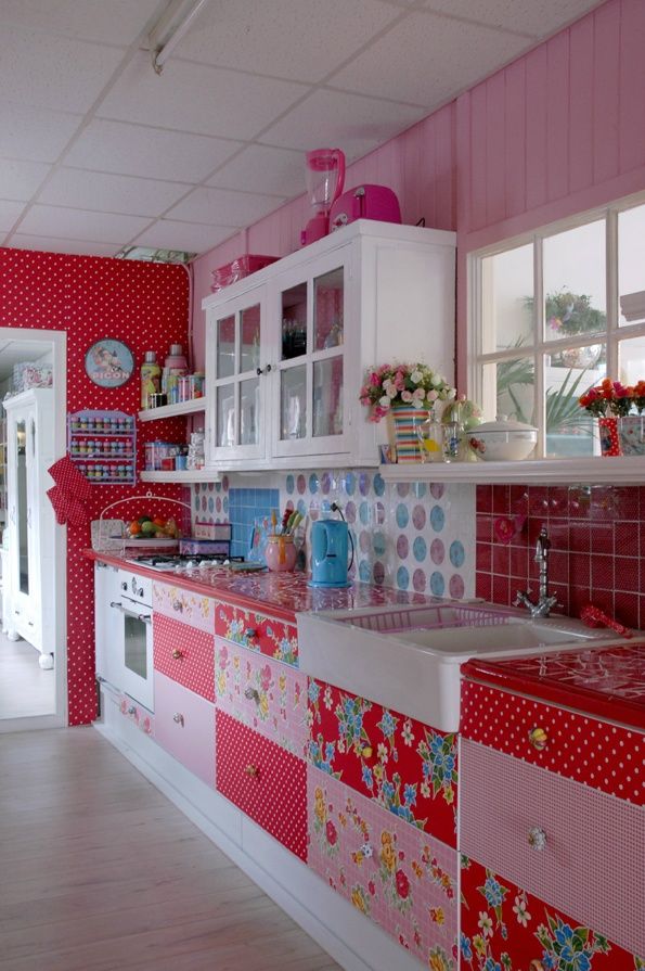 12 - wild pink kitchen.jpg