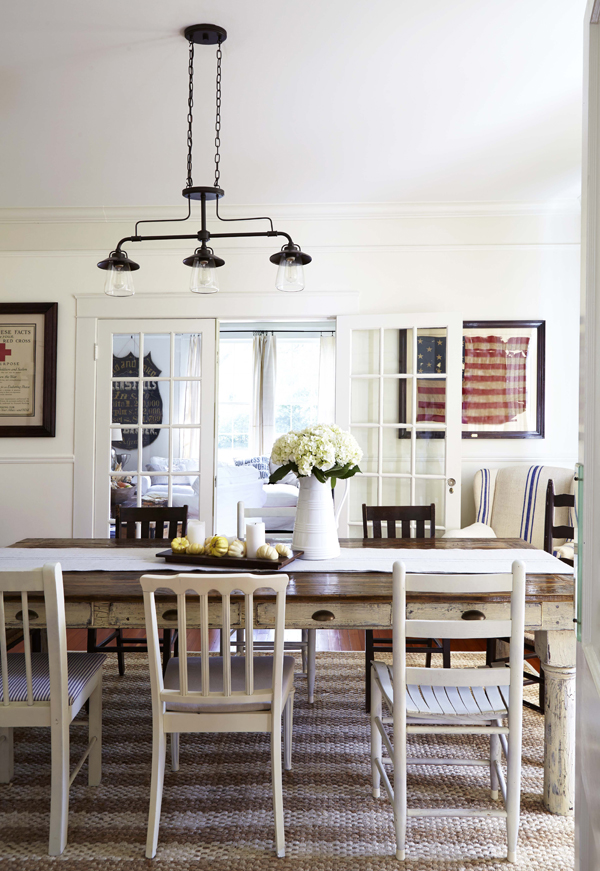 Casual-Dining-Room-Design-Mismatched-White-Painted-Chairs.jpg