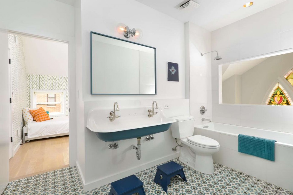 comfortable-kids-bathroom-design-with-rectangle-glass-wall-mirror-and-white-mid-century-vanity-sink-also-white-ceramic-closet-970x646.jpeg