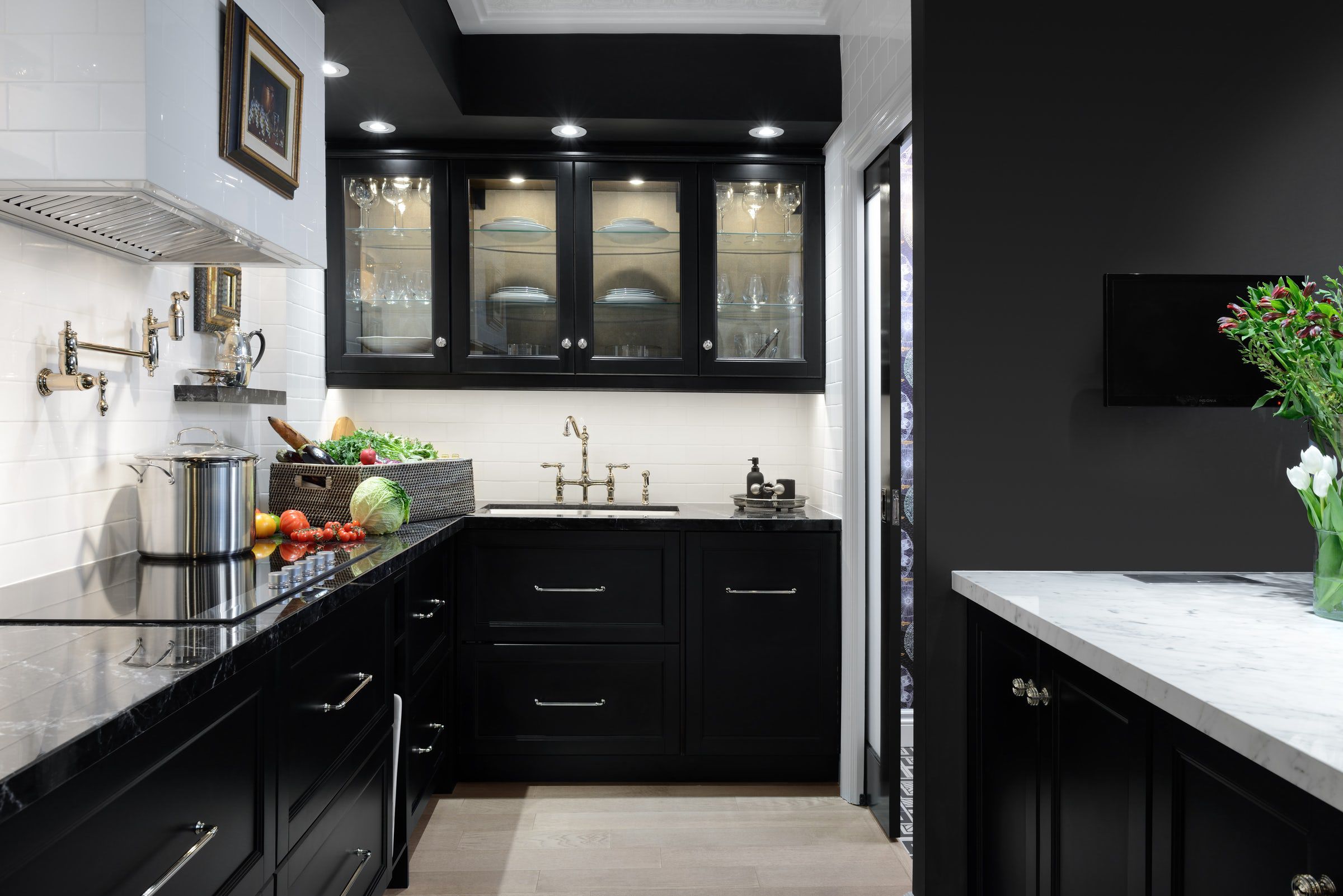 black-kitchen-cabinets-5-1533745612.jpg