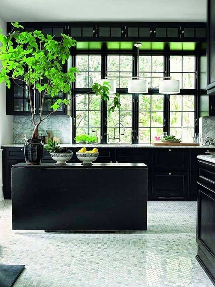 Dramatic-Black-Kitchen-Ideas-01-1-Kindesign.jpg