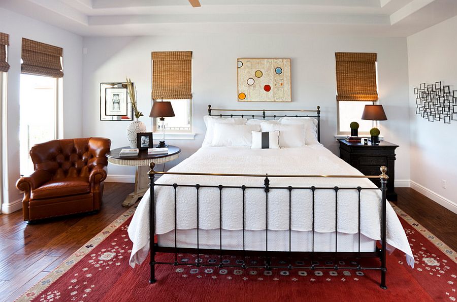 Bedside-lamps-unite-the-two-mismatched-nightstands.jpg