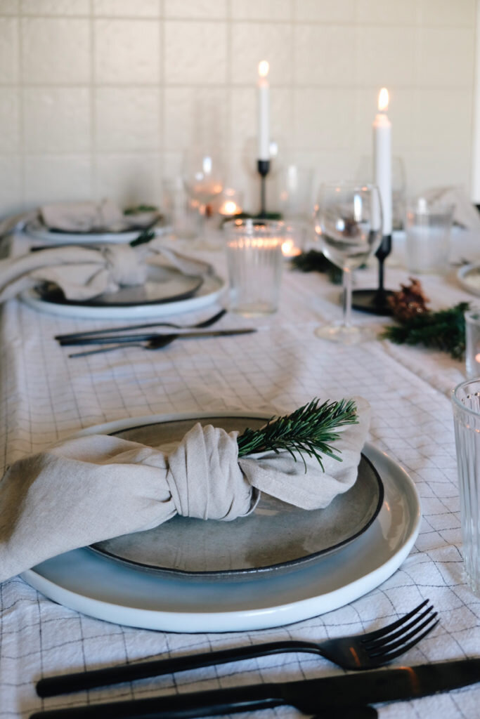 how-to-set-a-simple-yet-stunning-christmas-table-33-683x1024.jpg