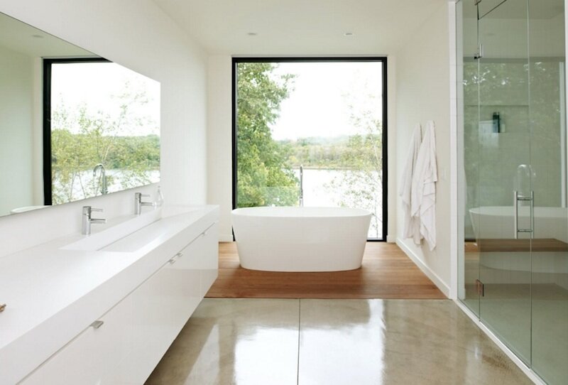 white-tub-window-.jpg