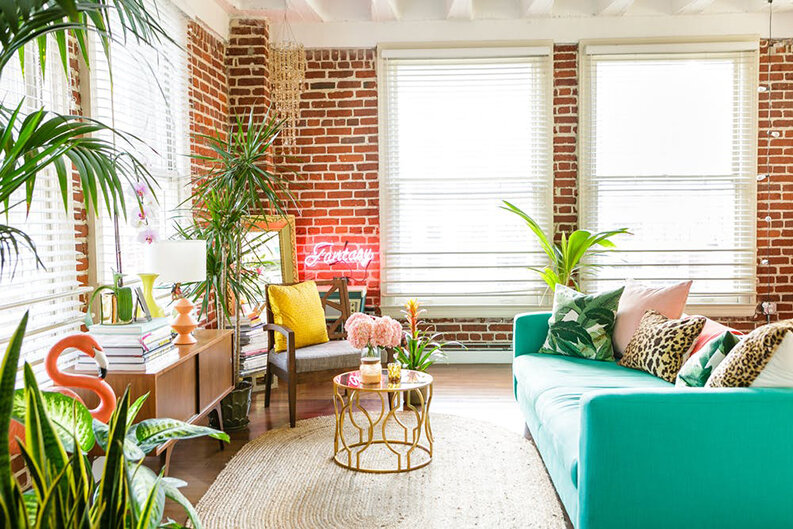 The-tropical-modern-interior-design-of-a-Colourful-Apartment-in-LA-4.jpg
