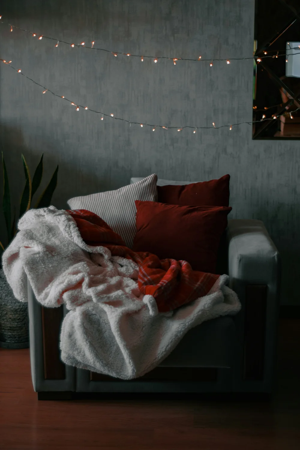 zoe-jzNy2iEcnTs-unsplash.jpg