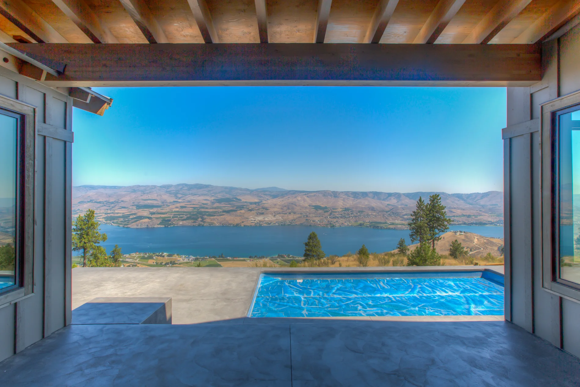 Hawks Ridge Covered Patio