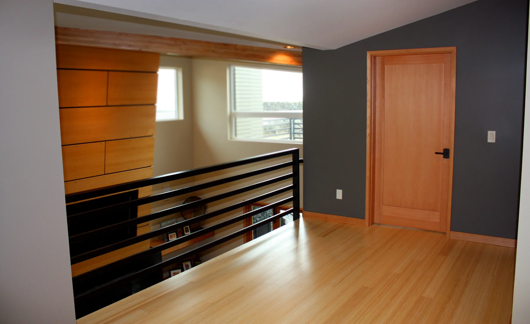 CANTAS UPSTAIRS.jpg