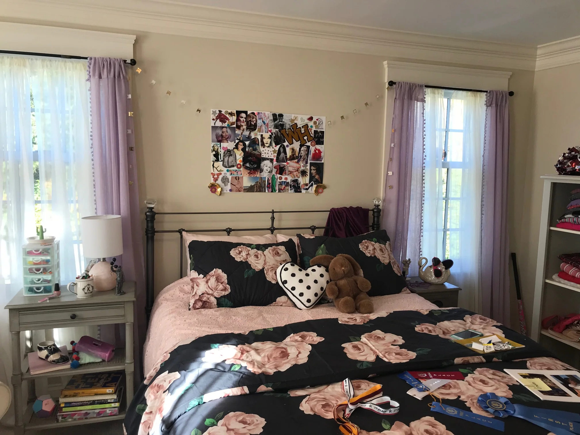 Int. Kelly's Bedroom