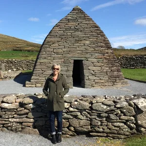 Illustrator Betsy Everitt Photo