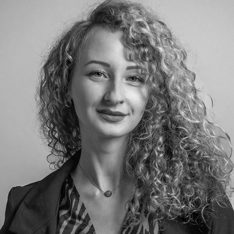Daria Lada Headshot