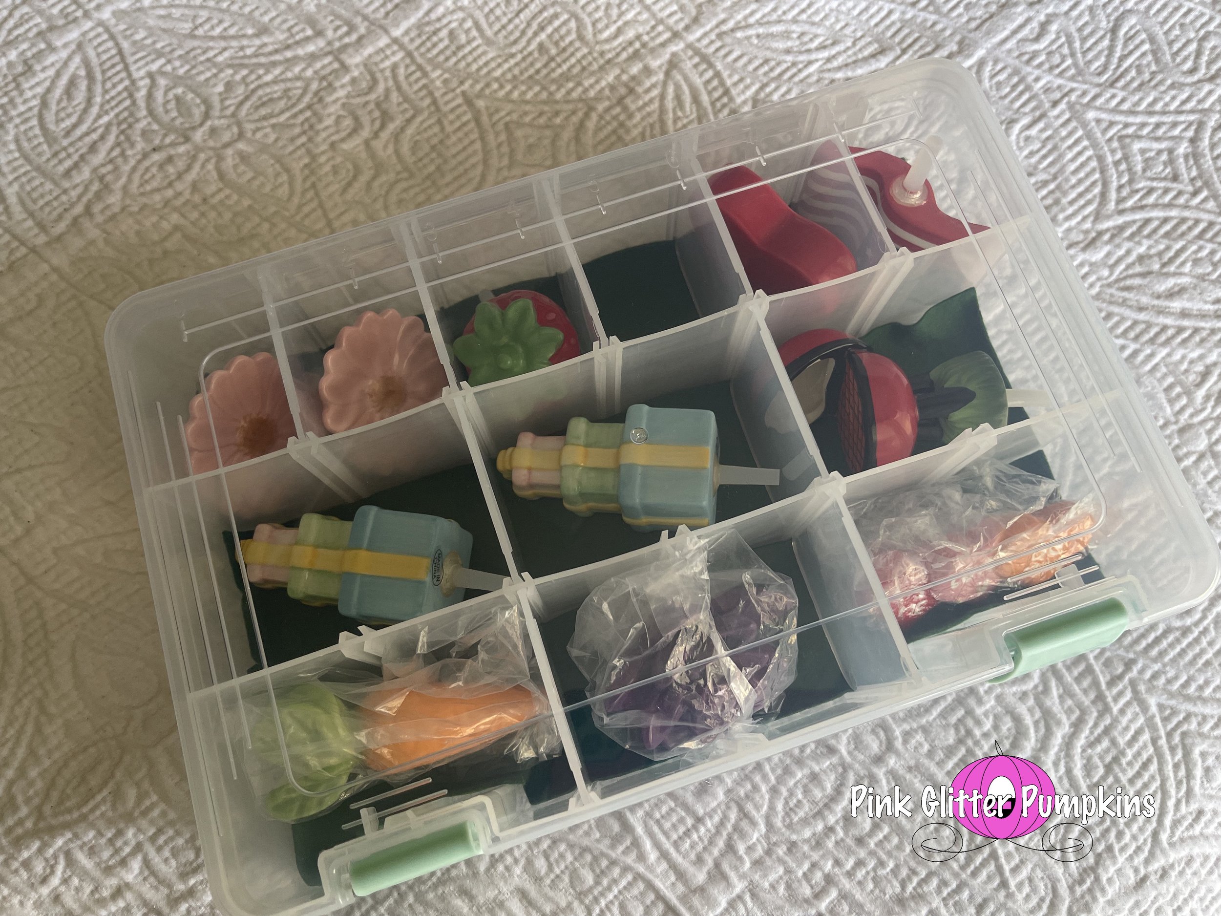 How To Store Nora Fleming Minis in a Art Box from a Craft Supply