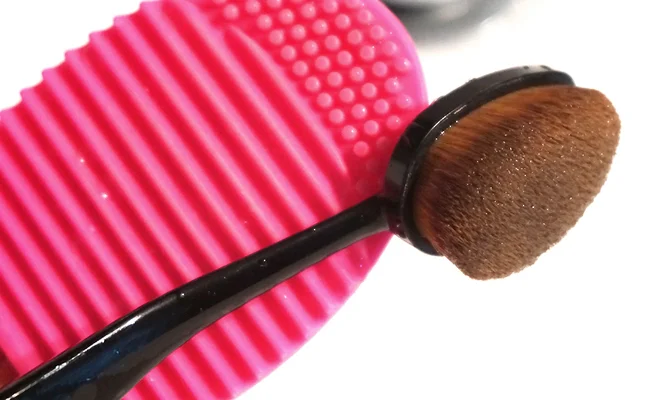 brusheggcleanser.jpg