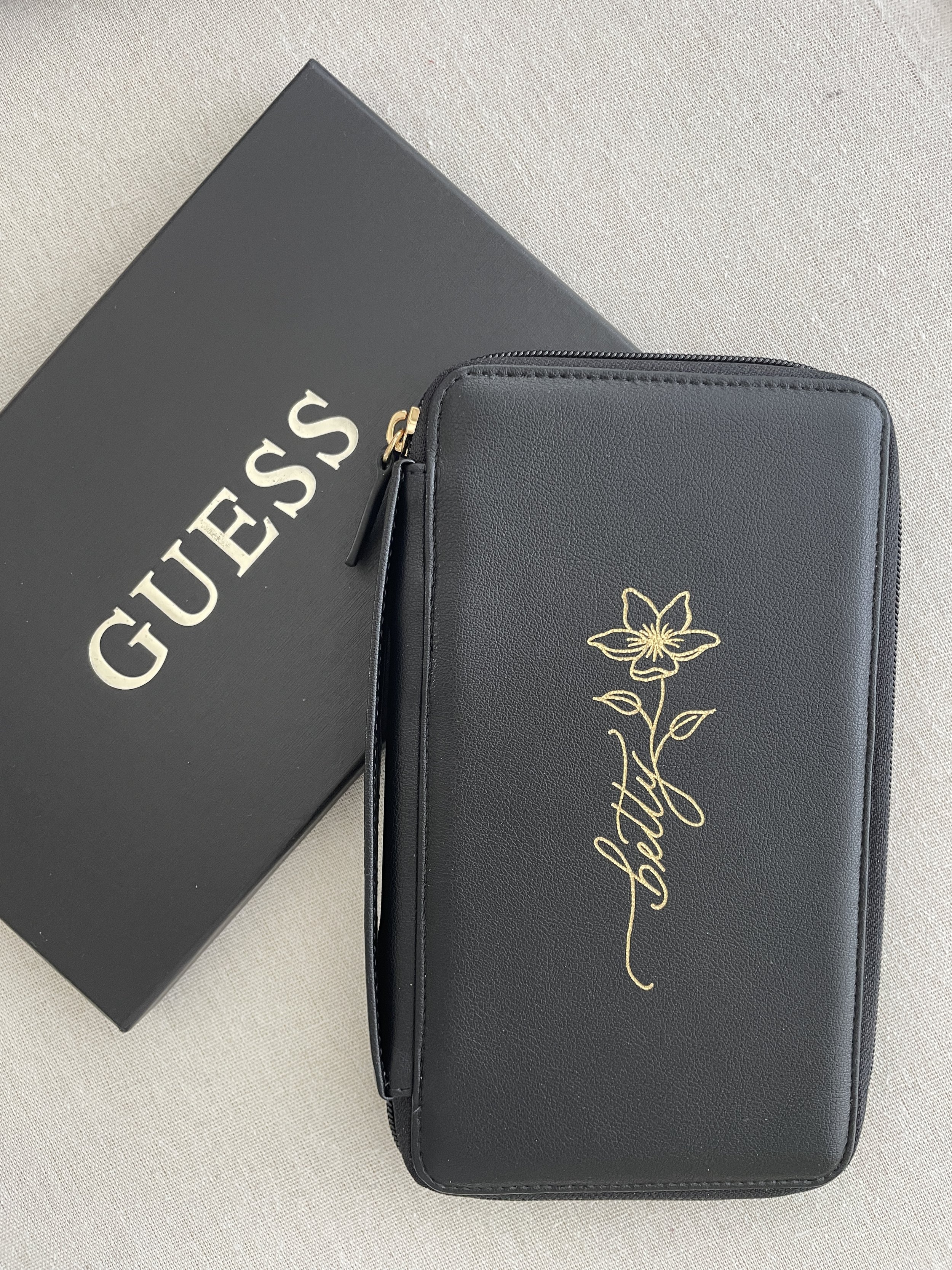 Travel Wallet Event with Guess (Las Vegas)