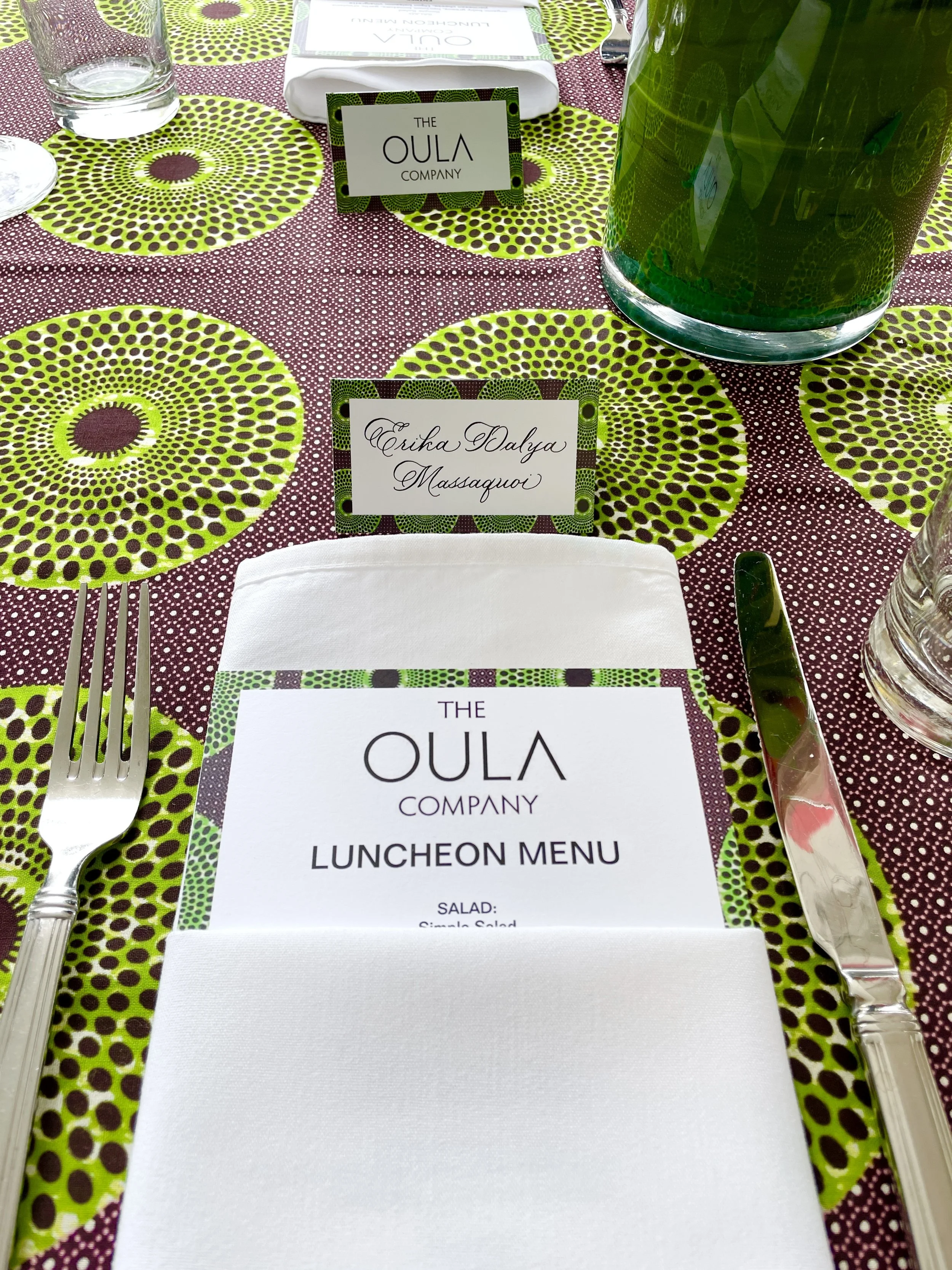   Los Angeles luxury calligrapher Betty Ling provides professional calligraphy and artistic lettering on place cards, seating cards, and menus for high-end brands, product launches, PR gifts, and special events.  
