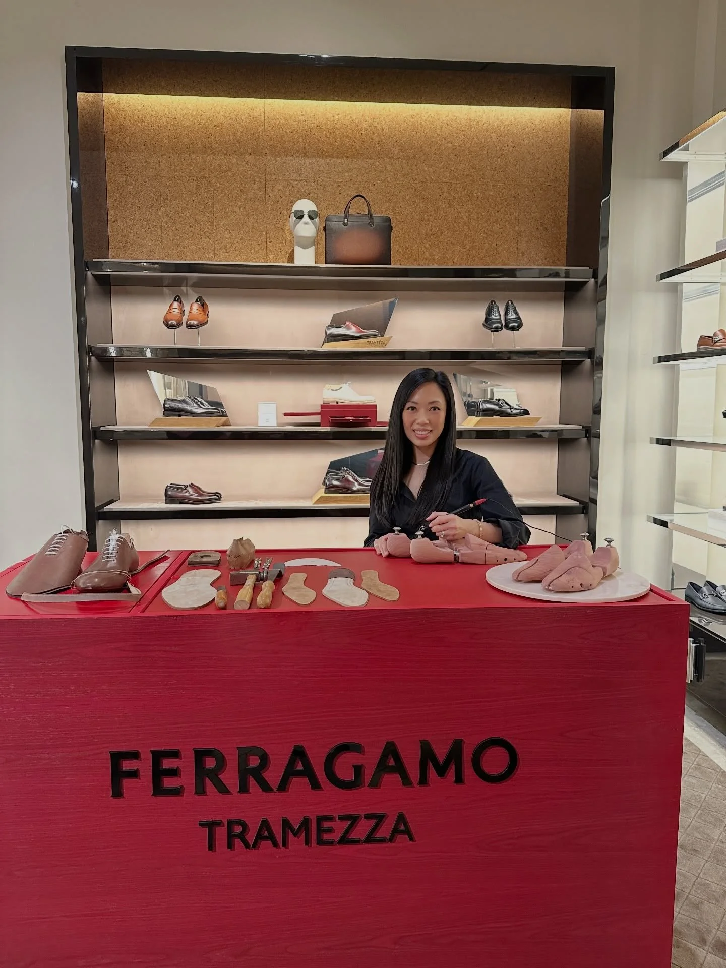 Always an honor to elevate the artistry gifting experience for Ferragamo - especially when I get sit at a special table built for the event experience.

I personalized shoe trees (also known as shoe lasts) for event guests with wood burning artistry.