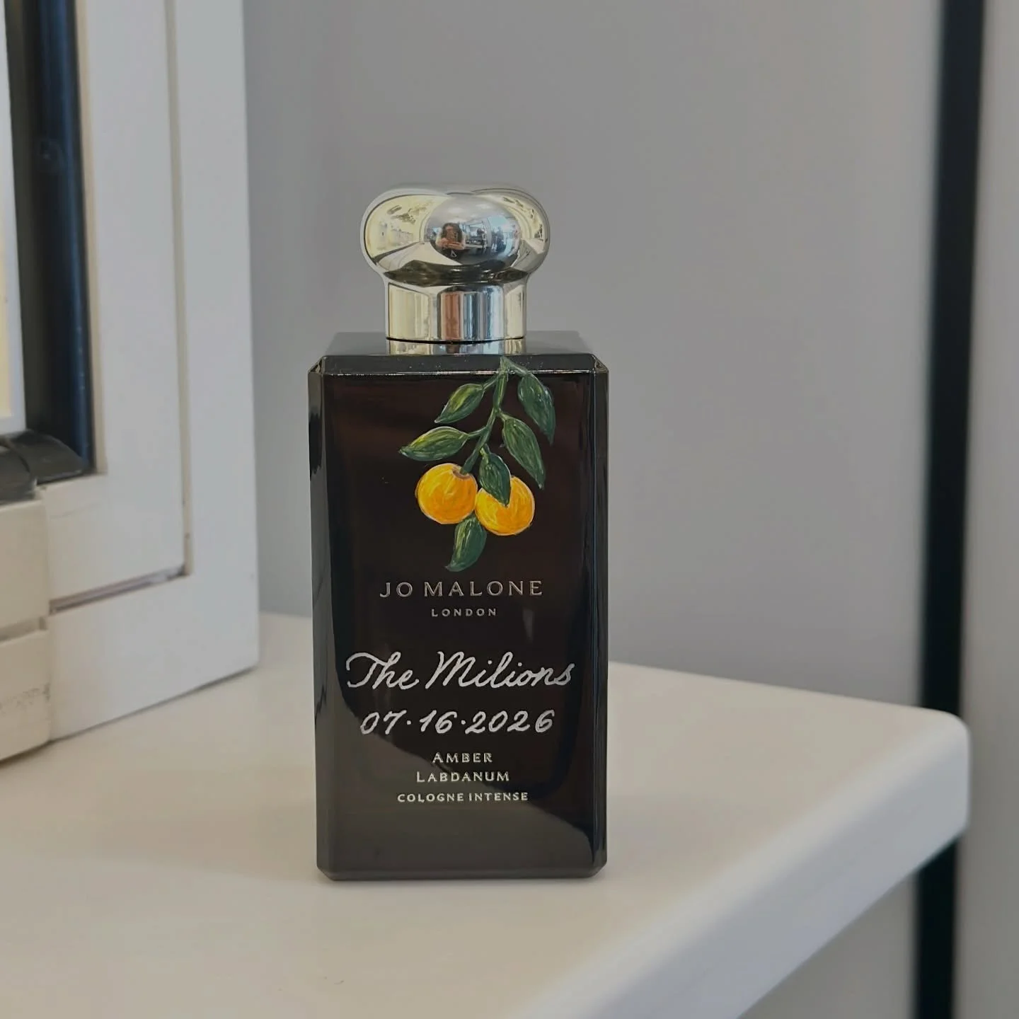 Always grateful for the opportunity to delight guests with a customization moment to elevate their gifting. Here are paintings and engravings for Jo Malone (Century City) from their Father&rsquo;s Day. 

#losangelescalligrapher #losangelesengraver #b
