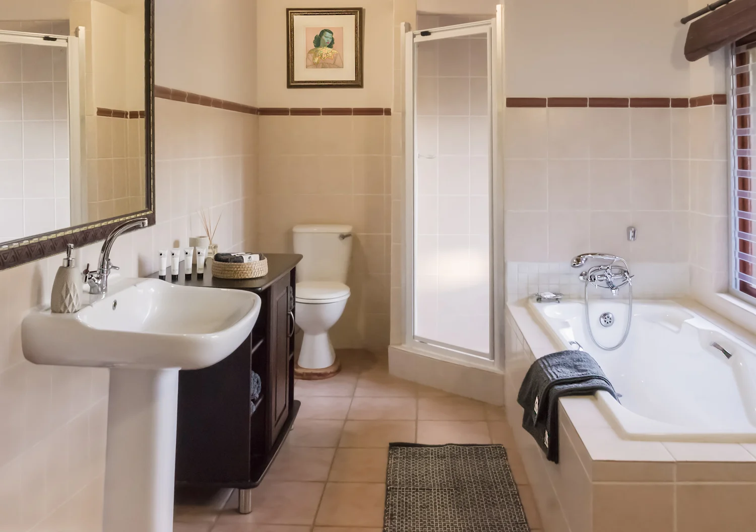Ostrich-Room-Bathroom-2.jpg