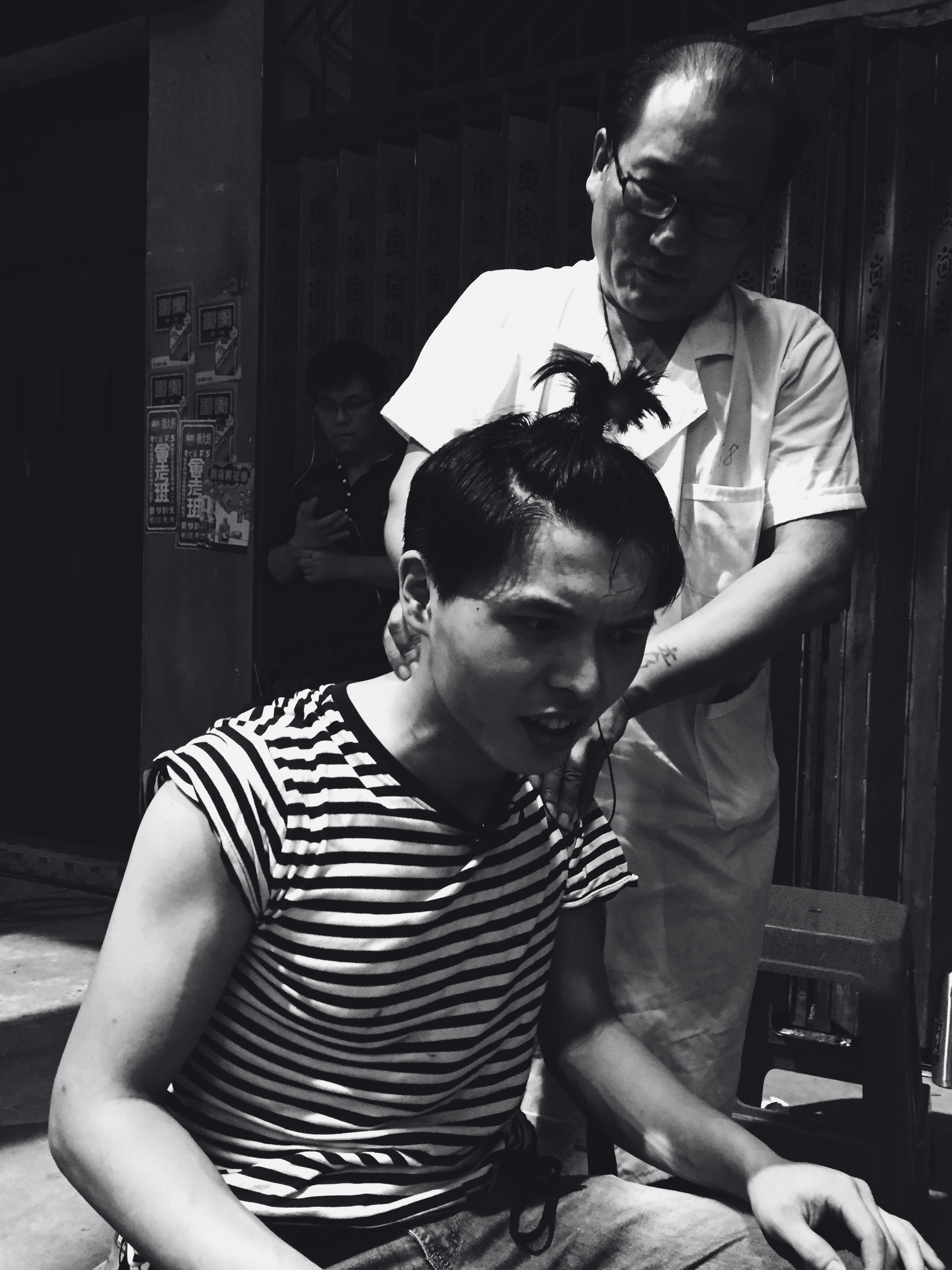 On-set doctor patching up Bobo