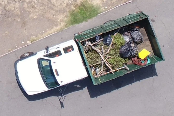 The yellow AeroPoint visible in the bed of the truck