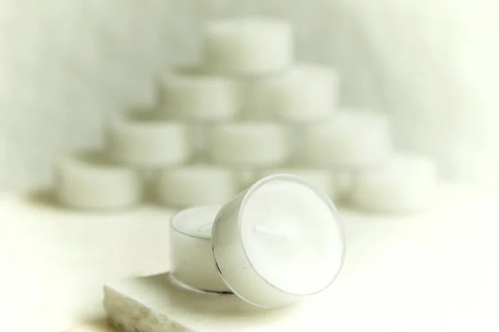 Carnation-tealight.jpg