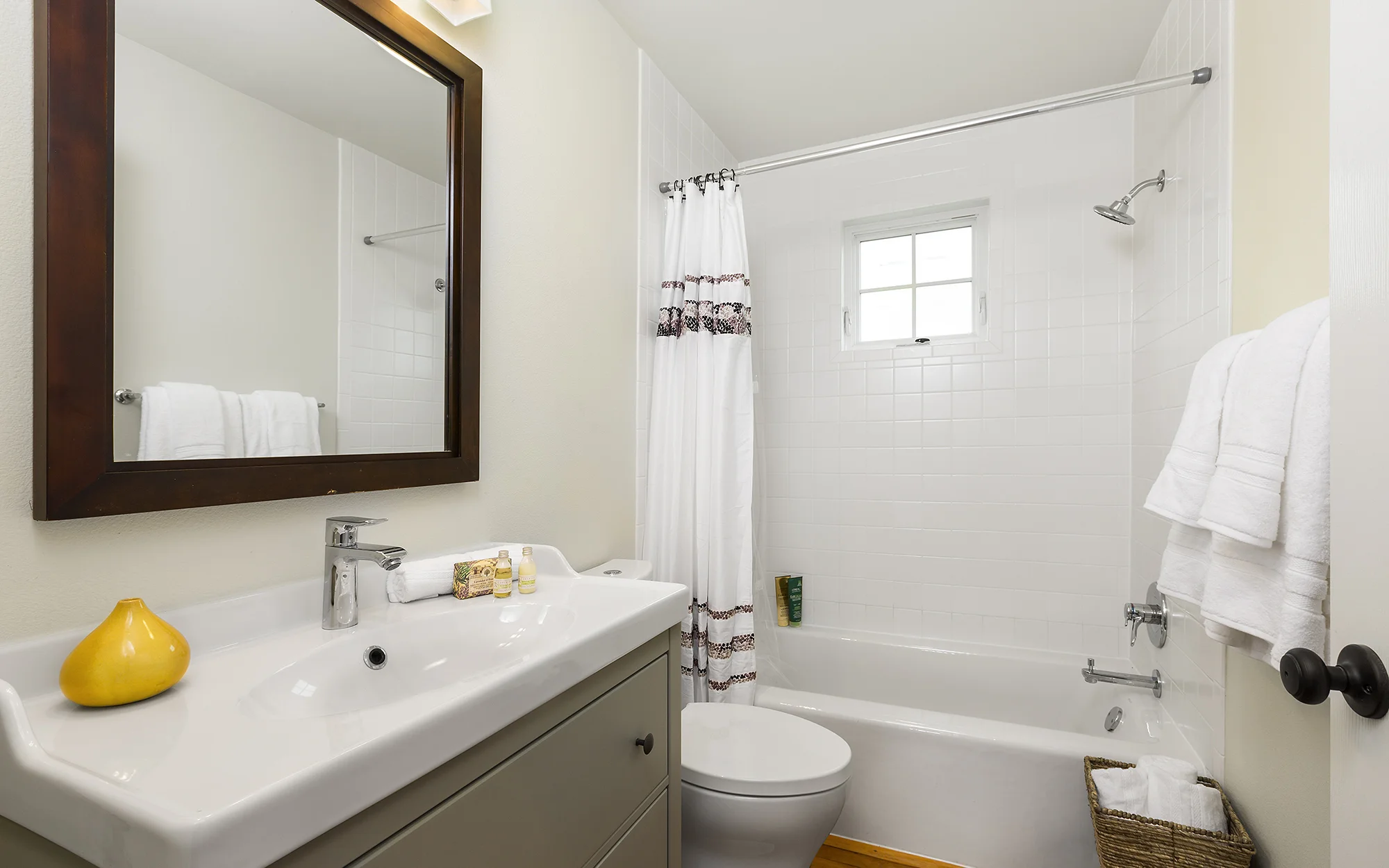 RamseyCarriageHouse-Bathroom-2k.jpg