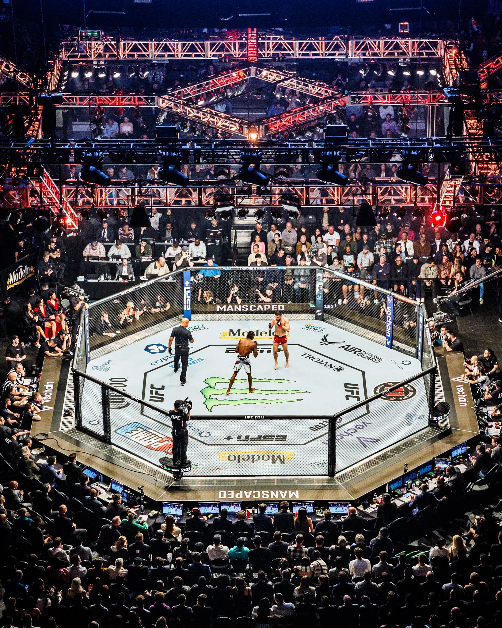 UFC 285