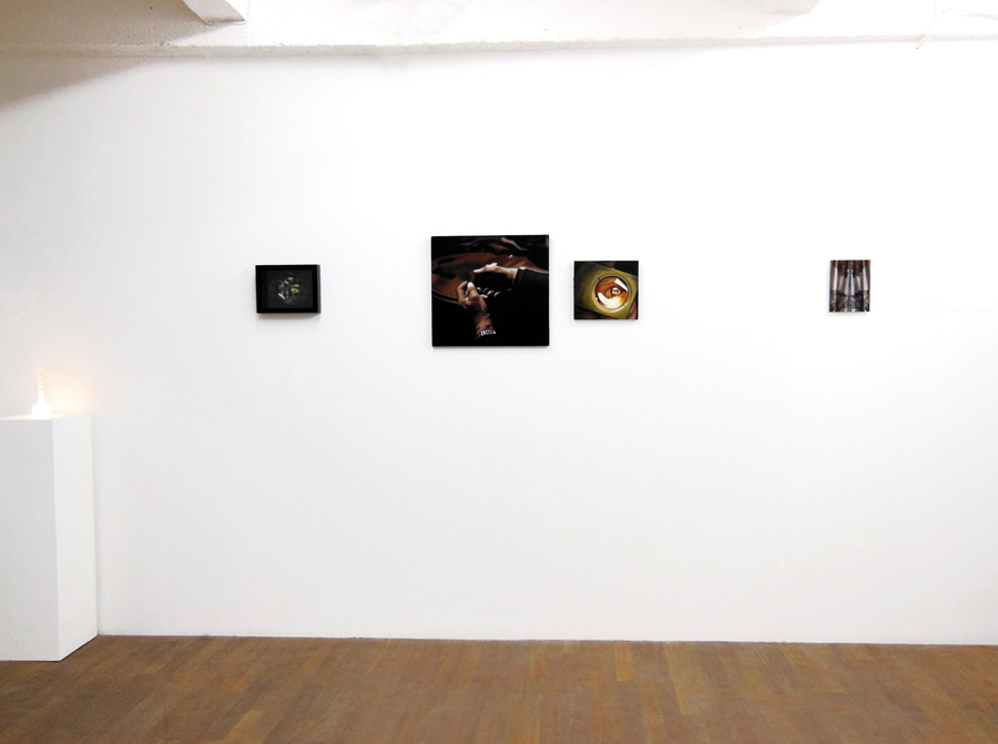AURORE PALLET La fenêtre d'acquisition \ the acquisition window, 2012; Aucune trame \ No weft, 2011 Agrandir \ Enlarge, 2012; Les rideaux \ The curtains, 2012