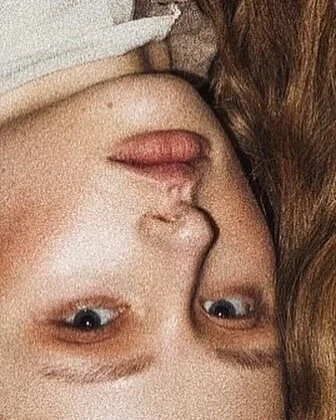 👁👁